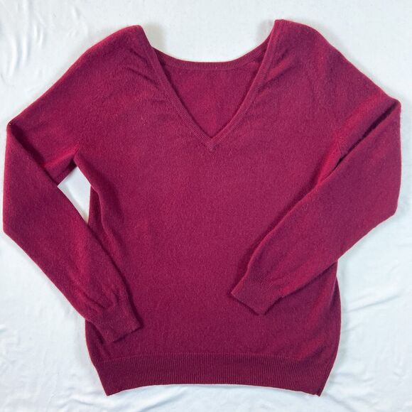 Delicate Love Cashmere Sweater V-Back Womens‎ S Timeless Elevated Old Money Luxe - Picture 7 of 9